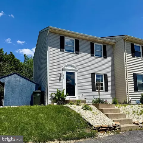 820 Penny Ln, Mount Joy, PA 17552