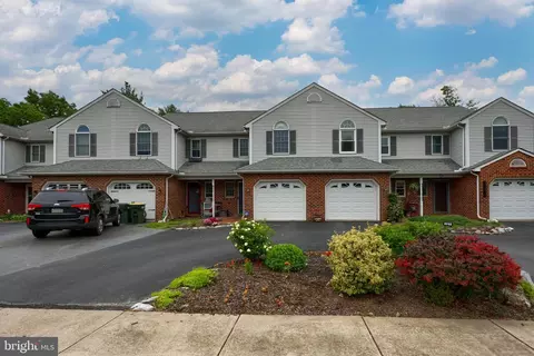 119 Pepperton Ct, Lititz, PA 17543 photo 2