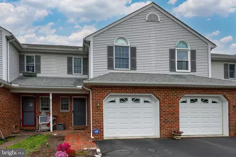 119 Pepperton Ct, Lititz, PA 17543 photo 3