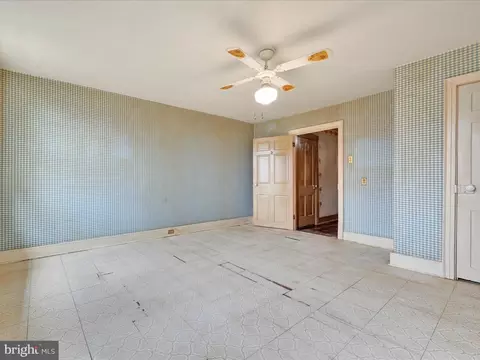 Bedroom - 45 Front St, Lititz, PA 17543 photo 4 of 5