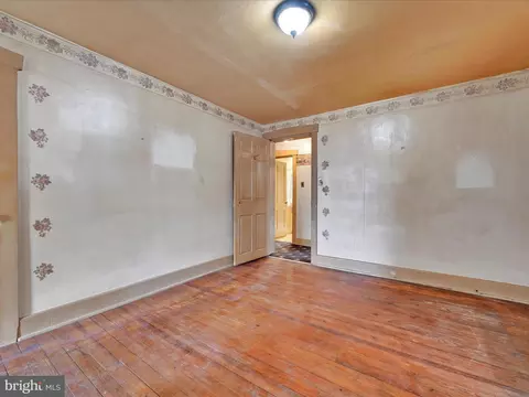 Bedroom - 45 Front St, Lititz, PA 17543 photo 5 of 5