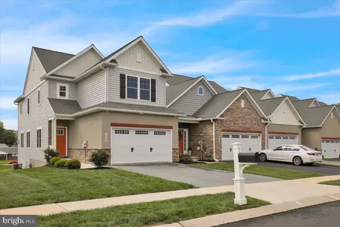 2564 Camas Ln, East Petersburg, PA 17520