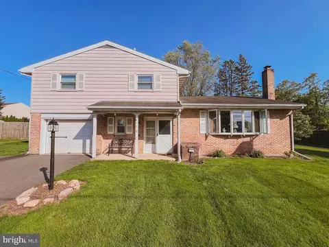 120 Center Ave, Terre Hill, PA 17581