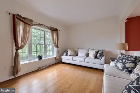 Living - 119 Snavely Mill Rd, Lititz, PA 17543 photo 1 of 6
