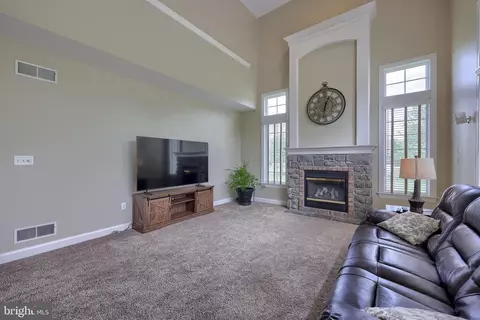 Living - 119 Snavely Mill Rd, Lititz, PA 17543 photo 4 of 6