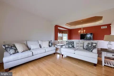 Living - 119 Snavely Mill Rd, Lititz, PA 17543 photo 2 of 6