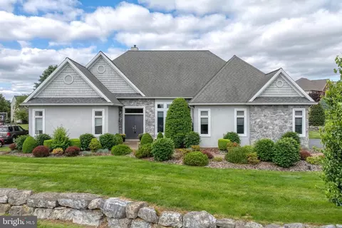 149 W Willow Rdg, New Holland, PA 17557