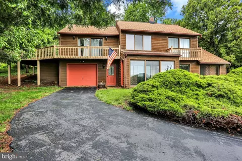 55 Karen Ct, Lititz, PA 17543 photo 2