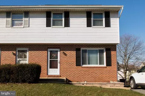 429 S Plum St, Mount Joy, PA 17552