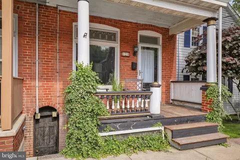 Exterior - 123 S Cedar St, Lititz, PA 17543 photo 2 of 7