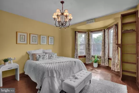 Bedroom - 123 S Cedar St, Lititz, PA 17543 photo 2 of 5