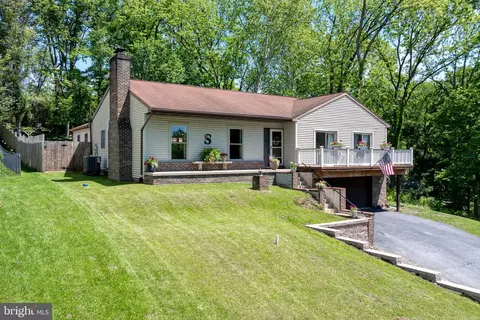105 Stonewyck Dr, Lancaster, PA 17603
