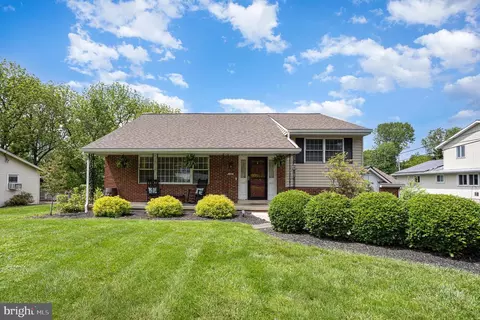 1307 Fieldstead Ln, Lancaster, PA 17603