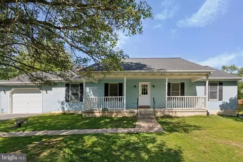 1069 Hearthstone Rd, Lancaster, PA 17603