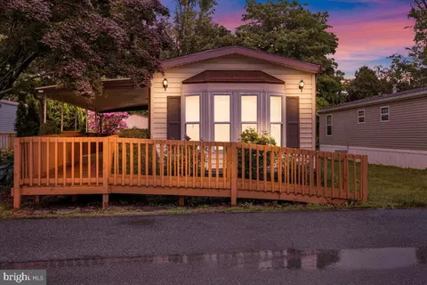 135 Madge Dr, Lancaster, PA 17603