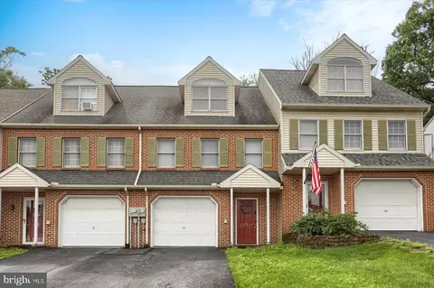 57 Ironstone Dr, Elizabethtown, PA 17022
