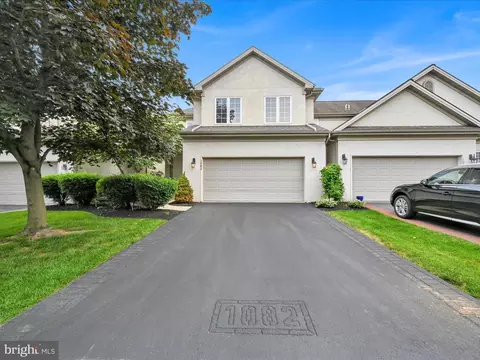 1082 Stillwood Cir, Lititz, PA 17543