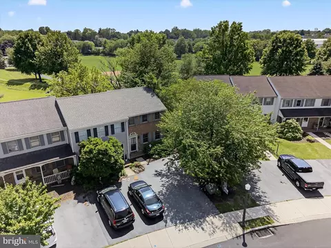 View/Area - 41 Laurie Ln, Lititz, PA 17543 photo 2 of 7