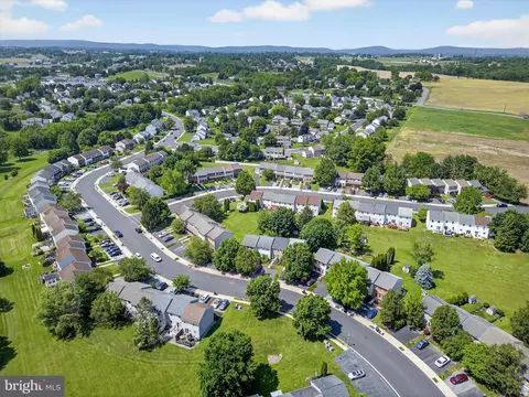 View/Area - 41 Laurie Ln, Lititz, PA 17543 photo 5 of 7