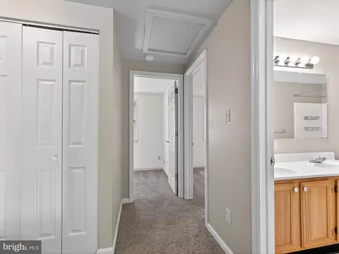 Entry Way - 41 Laurie Ln, Lititz, PA 17543 photo 3 of 5