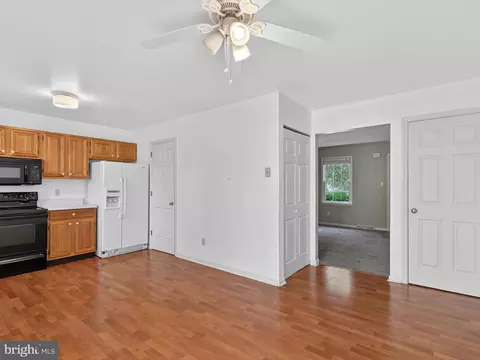 Entry Way - 41 Laurie Ln, Lititz, PA 17543 photo 2 of 5