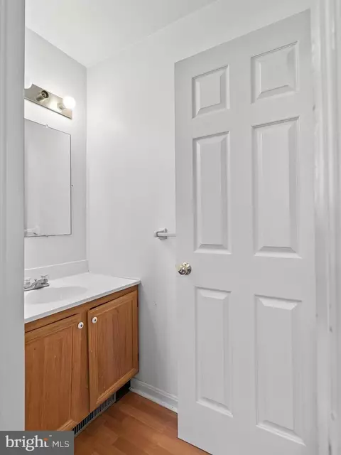 Bath - 41 Laurie Ln, Lititz, PA 17543 photo 1 of 2