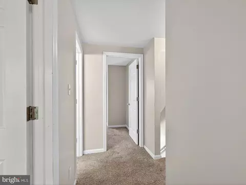Entry Way - 41 Laurie Ln, Lititz, PA 17543 photo 4 of 5
