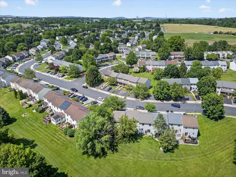 View/Area - 41 Laurie Ln, Lititz, PA 17543 photo 4 of 7