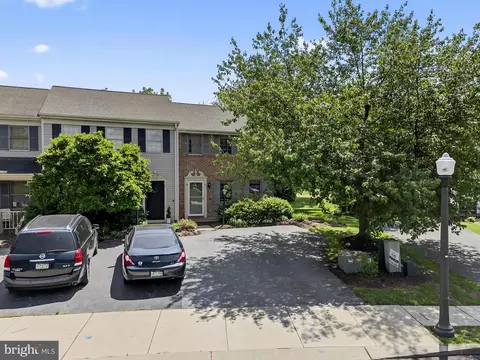 Exterior - 41 Laurie Ln, Lititz, PA 17543 photo 2 of 4