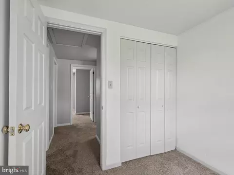 Entry Way - 41 Laurie Ln, Lititz, PA 17543 photo 5 of 5