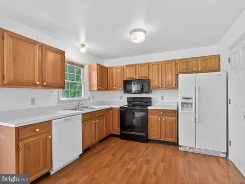 Kitchen - 41 Laurie Ln, Lititz, PA 17543 photo 1 of 1