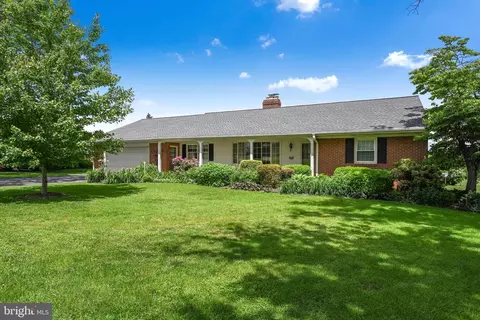 309 Wynwood Dr, Willow Street, PA 17584