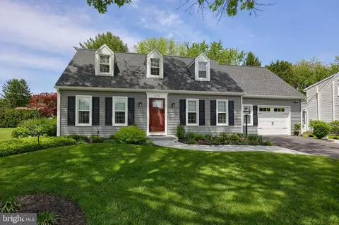 319 Powell Dr, Lancaster, PA 17601