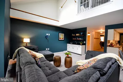 Living - 138 Pepperton Ct, Lititz, PA 17543 photo 1 of 1