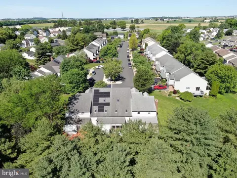 View/Area - 138 Pepperton Ct, Lititz, PA 17543 photo 3 of 4