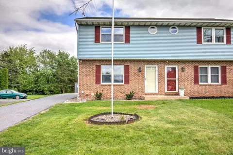 269 N Reamstown Rd, Denver, PA 17517