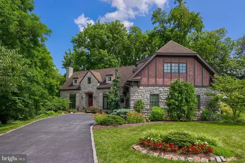 2787 Southwick Dr, Lancaster, PA 17601