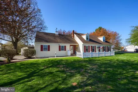 2 Kings Ct, Gordonville, PA 17529