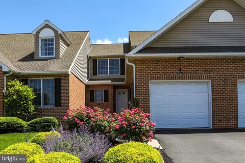 4 Spring Hill Ln, Mountville, PA 17554