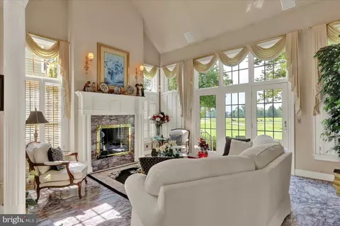 Living - 612 Northfield Rd, Lititz, PA 17543 photo 1 of 4