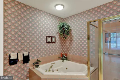 Bath - 612 Northfield Rd, Lititz, PA 17543 photo 2 of 5
