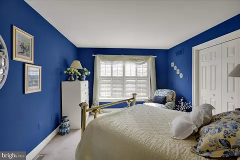 Bedroom - 612 Northfield Rd, Lititz, PA 17543 photo 5 of 8