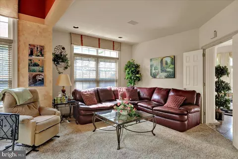 Living - 612 Northfield Rd, Lititz, PA 17543 photo 4 of 4