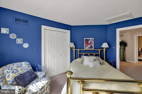 Bedroom - 612 Northfield Rd, Lititz, PA 17543 photo 6 of 8