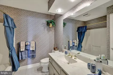 Bath - 612 Northfield Rd, Lititz, PA 17543 photo 5 of 5
