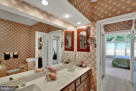 Bath - 612 Northfield Rd, Lititz, PA 17543 photo 3 of 5