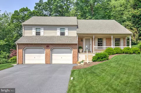 901 Hidden Hollow Dr, Gap, PA 17527