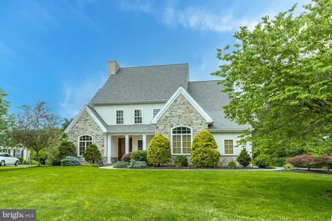 311 Sarsen Dr, Lititz, PA 17543 photo 2