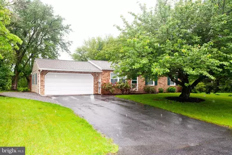 503 Deer Run Rd, Lititz, PA 17543 photo 2