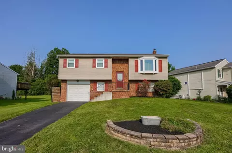 900 Evergreen St, Denver, PA 17517